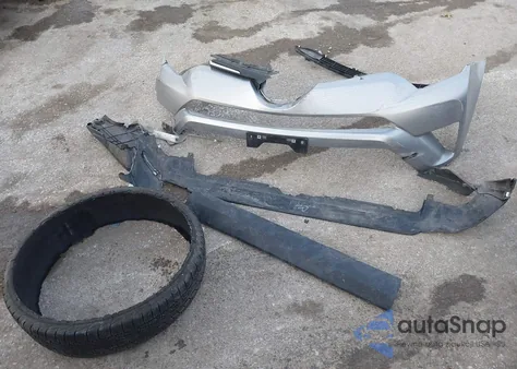 2018 Toyota Rav4 Le z USA, uszkodzony, nr VIN JTMBFREV9JD231764